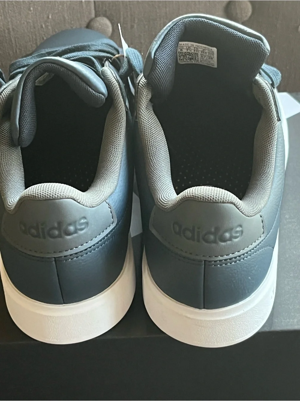 adidas Men’s Navy Blue Low-Top Sneakers